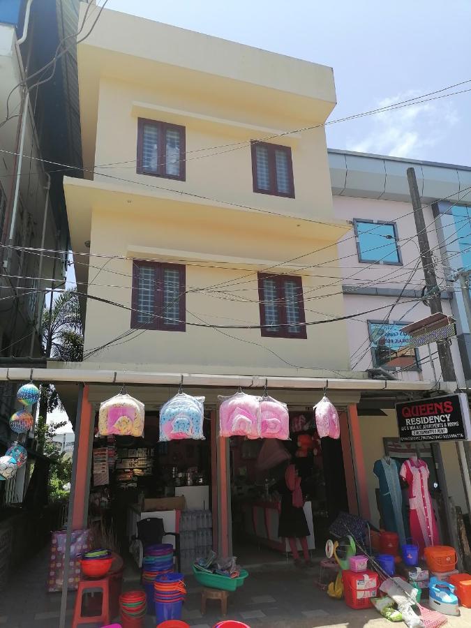 Queens Residency Thrissur Dış mekan fotoğraf